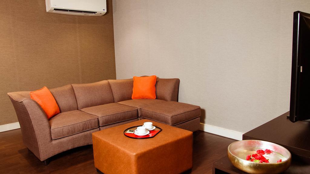 Compass Living Joy Aparthotel Ho Chi Minh-stad Buitenkant foto