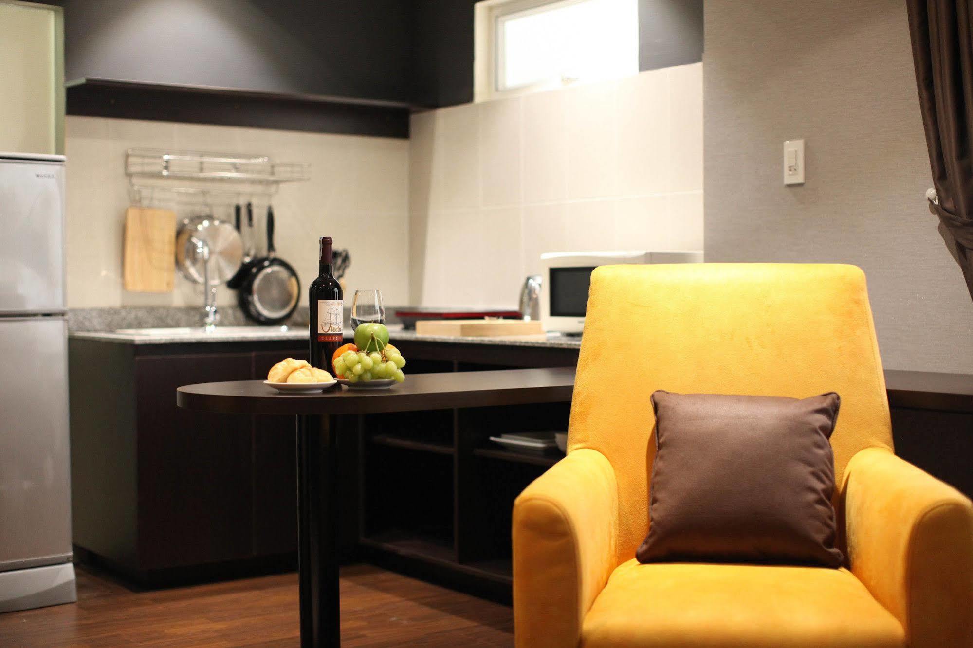 Compass Living Joy Aparthotel Ho Chi Minh-stad Buitenkant foto